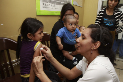 Inicia la Campaña de Vacunación contra Poliomielitis, Sarampión y Rubéola para los niños en Quito