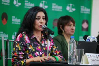 La subdirectora de programas en Ecuador de Planned Parenthood Global, Paulina Ponce, habla en una rueda de prensa este miércoles 22 de enero en Quito.