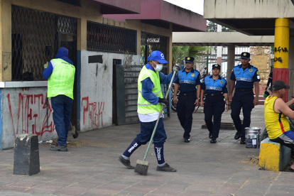 Tras años de desatención municipal llega una intervención en esta área verde.
