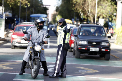 La medida rige en la capital de lunes a viernes en la mañana y tarde.
