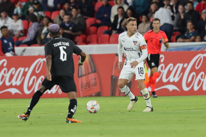 El argentino Ezequiel Piovi llegó en el año 2020 a Liga de Quito y se ganó la capitanía del conjunto albo con el que obtuvo títulos a nivel local e internacional.