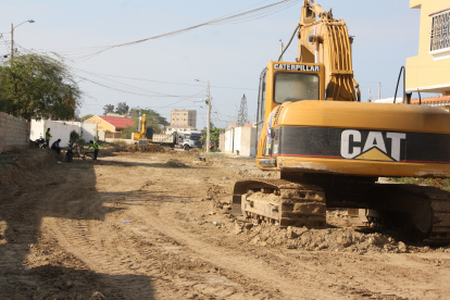 Labores. El lunes pasado iniciaron e incluyen el arreglo de vías, la conexión de estas y la construcción de aceras