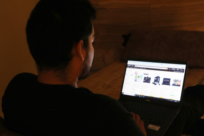 La IA está ayudando a los emprendimientos a ofrecer sus productos las 24 horas al día.