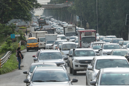 Congestión vehicular a la altura de Chongón