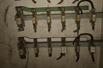 Según la Empresa Eléctrica, el corte de luz en el norte de Quito se dio por el robo de cables en una cámara de transformación ubicada en Rumipamba.