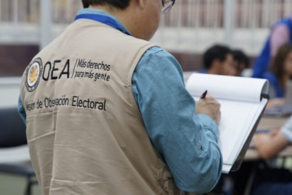Miembros de la misión de observadores de la OEA en Ecuador.