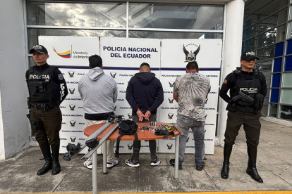 Detenidos. Los sospechosos intentaron huir cuando notaron la presencia policial.