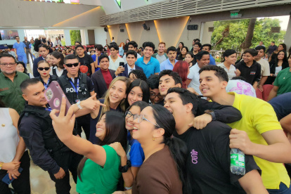 Andrea González en la Universidad Católica de Guayaquil.