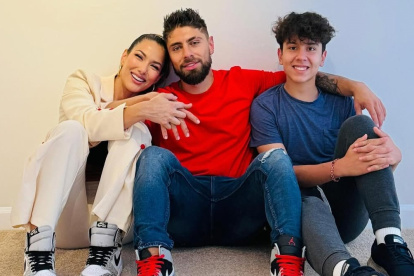 Alejandra con su novio, Beta Mejía y Sebastián.