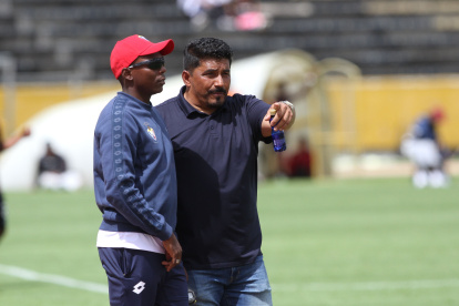 El técnico Omar Asad busca implantar su idea de juego ofensivo en El Nacional.