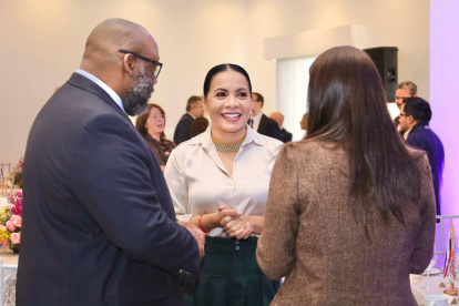 El embajador de Estados Unidos, Art Brown, y la presidenta del CNE, Diana Atamaint.