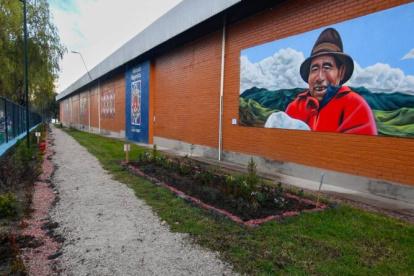 Diez murales, pintados por los estudiantes de la Universidad Central del Ecuador son parte de la renovación.