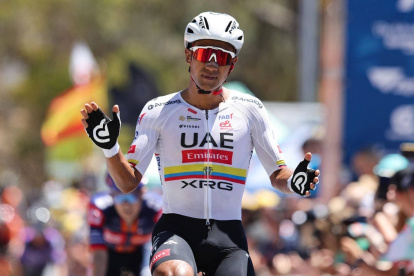 Jhonatan Narváez regresó al país tras ganar el Santos Tour Down Under en Australia.