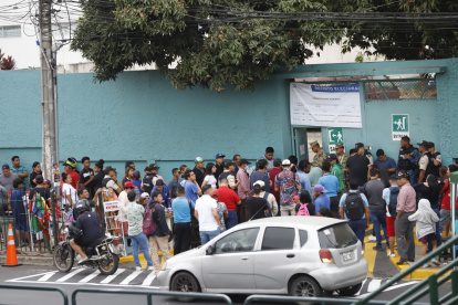 Jornada. Uno de los recintos electorales de la provincia del Guayas.