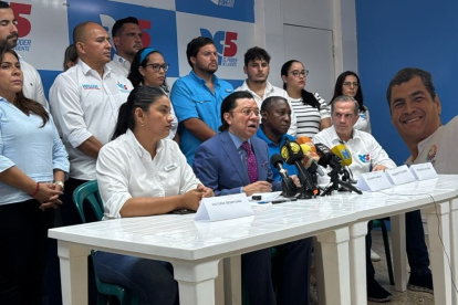 El abogado del movimiento Revolución Ciudadana (RC) explicó los procesos que iniciará por la pancarta en el coliseo Yeyo Úraga.