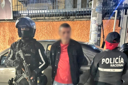 Durante un operativo policial encontraron sustancias sujetas a fiscalización en el interior de un vehículo