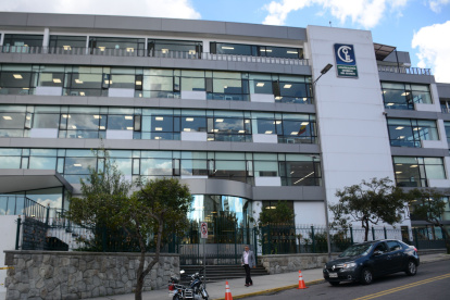 Las personas naturales y jurídicas que mantienen deudas con la Contraloría General del Estado pueden acogerse a la remisión del 100 % de intereses