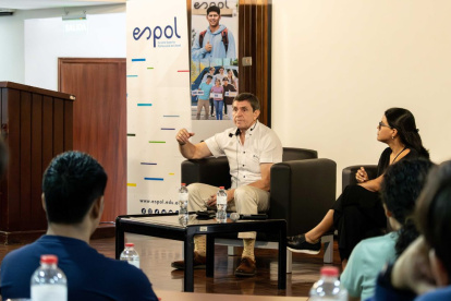 Trabajo. ESPOL y Dona Futuro tienen el compromiso de ayudar a los estudiantes más vulnerables de la institución.