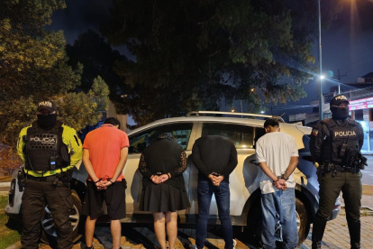Operativo. Detienen a cuatro personas que circulaban en un auto robado en Carcelén.