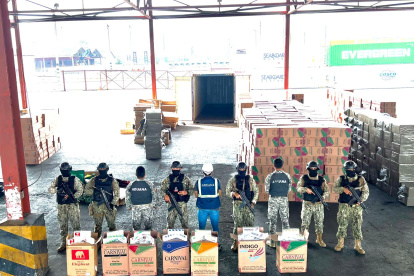 el 84 % del total del consumo del cigarrillo en Ecuador se genera a partir del contrabando