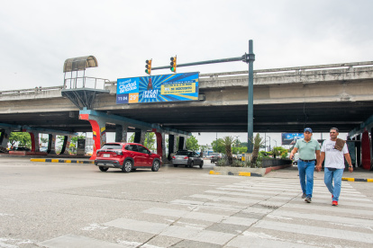 RECORRIDO POR VARIOS PUNTOS DE GYE DONDE SE VE PANTALLAS 3D EN PASO ELEVADO DE VEHICULOS FOTOGRAFO: FRANCISCO FLORES PERIODISTA: JUAN DANIEL PONCE FECHA: 28-01-2024 AG-EXTERNOS