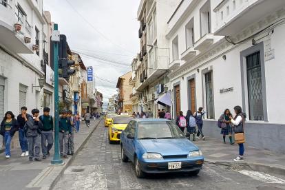 Problema. A pesar del gran número de personas en las calles, se ve poca o nula presencia policial.