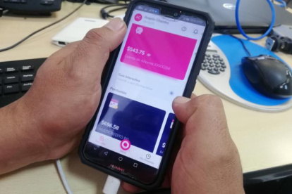 Las personas puden ingresar a estas pólizas desde las aplicaciones móbiles de los bancos.