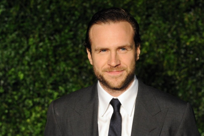 El actor consigue orden de alejamiento contra mujer que lo acosa