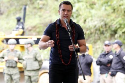 El presidente Daniel Noboa dispuso militarizar los puertos del país.