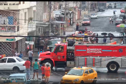 El incendió afectó un inmueble del centro-sur de la ciudad.