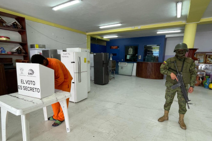 La votación está prevista en 42 cárceles del país.