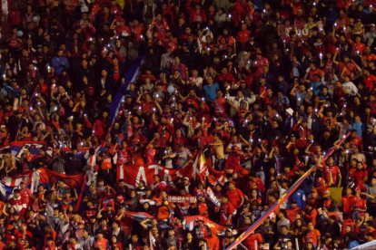 La pasión de la hinchada de El Nacional se desborda mientras el equipo se prepara para su debut en la Copa Libertadores 2025.