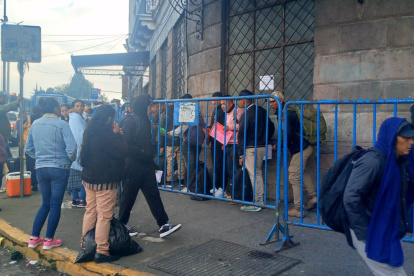 Los soldados reservistas llegaron hasta las instalaciones del centro de movilización en Quito.