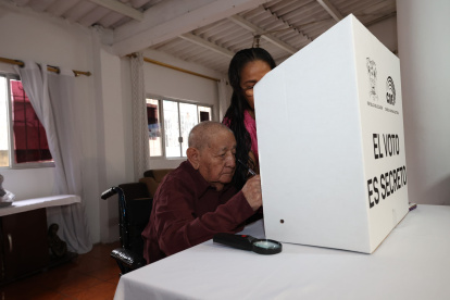 Luis Humberto Freire Pacheco, de 95 años, ejerció su derecho al voto.
