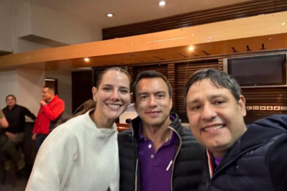 Lavinia Valbonesi y Daniel Noboa junto a Mauricio Lizcano, exministro de Gustavo Petro.