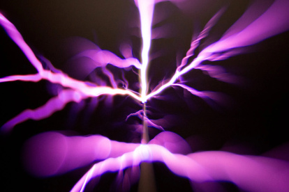 La muestra, que cuenta con componentes sonoros, se inauguró en la capital.