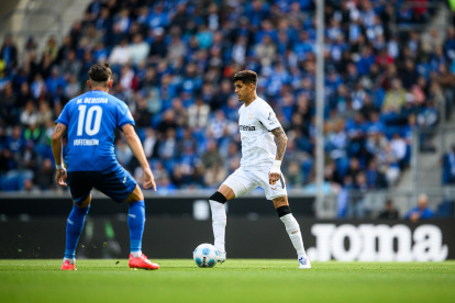 Piero Hincapié es titular fijo en Bayer Leverkusen.