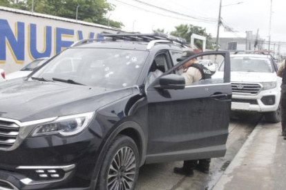 Los músicos urbanos conocidos como Kutty y Chicho (foto) se encontraban en este carro cuando fueron atacados.
