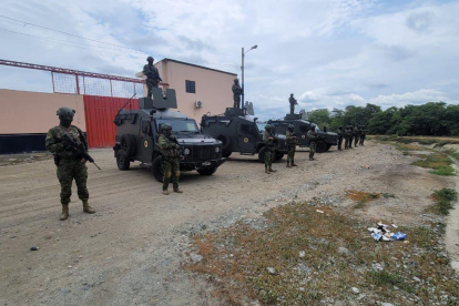 Los militares refuerzan su presencia en la frontera sur de Ecuador.