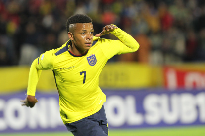 Keny Arroyo destaca por su habilidad con el balón.