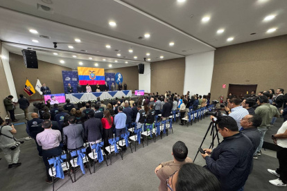 La ceremonia de inauguración de las votaciones en el exterior.