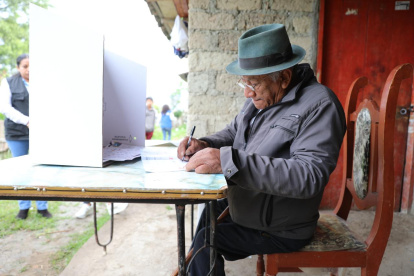 Las personas mayores de 65 años no tienen la obligación de votar este 9 de febrero de 2024.