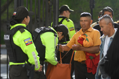 Votaciones en la Unidad Educativa Quitumbe.