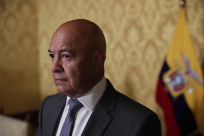 Luis Hernández, que parecía una enfermedad terminal, fue ministro de Defensa.