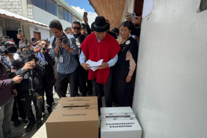 Leonidas Iza ya votó este 9 de febrero de 2025.