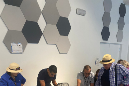 Los ecuatorianos residentes en Miami acudieron a sufragar desde las 9 de la mañana.