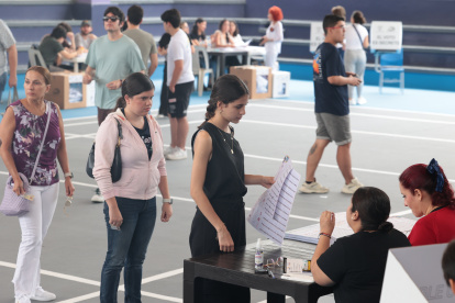 Los más jóvenes, aunque no sea obligatorio, se presentaron en las urnas.