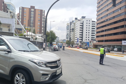 Los uniformados de la AMT controlarán el paso en los lugares de Quito, en donde se mantengan los cierres viales.