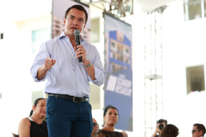 El presidente candidato Daniel Nobo mantiene una corta ventaja frente a Luisa González.