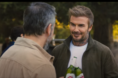 David Beckham en el comercial de Artois para el Super Bowl. ¿Le sorprende?